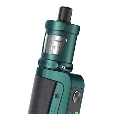 Kit e-cigarette Coolfire Z80 vert avec clearomiseur Zenith II, vue rapprochée du réservoir Kit e-cigarette Coolfire Z80 vert avec clearomiseur Zenith II, vue rapprochée du réservoir